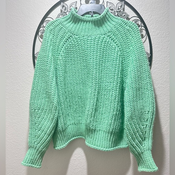 H&M Sweaters - 🌻Knit Sweater
